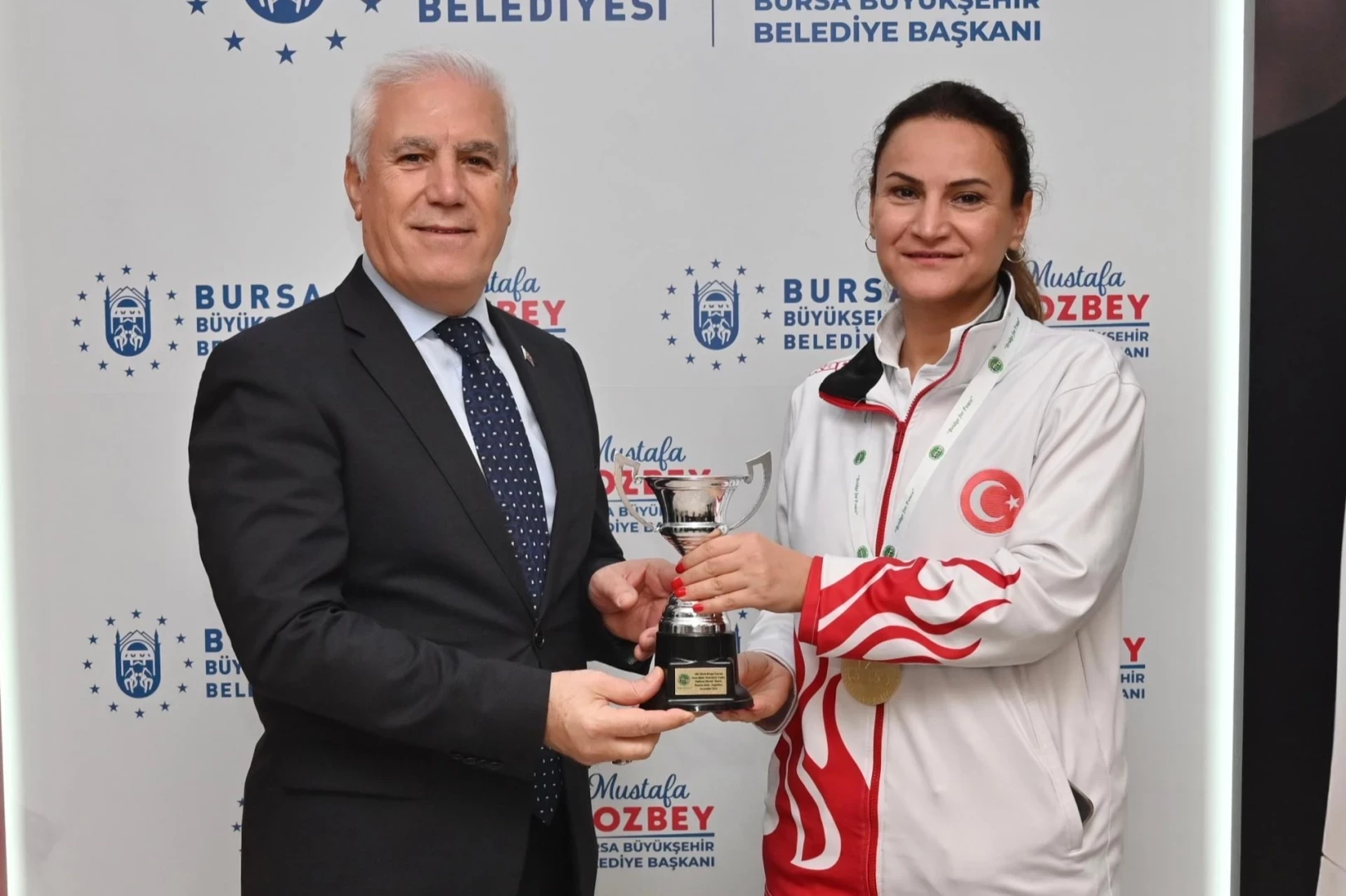 Başkan Bozbey dünya şampiyonu Dilek Yavaş’ı ağırladı