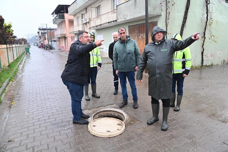 Büyükşehir ve MASKİ Ekipleri Şiddetli Yağışa Karşı Sahada