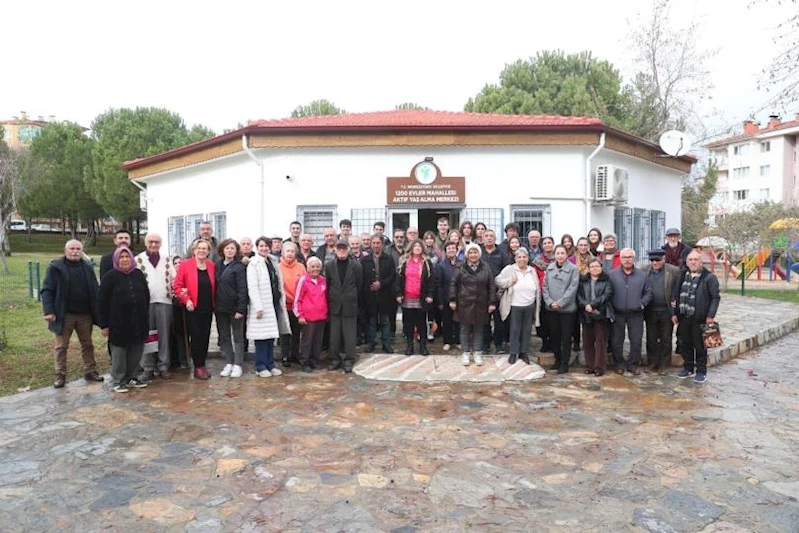 Gençlerden Merkezefendili Büyüklere Ziyaret