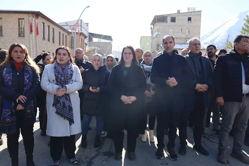 Eşbaşkan Uzunay Bahçesaray kayyım protestosunda