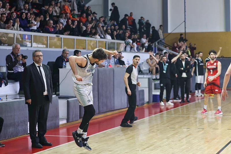 Dev adamlardan kritik galibiyet: 76-65