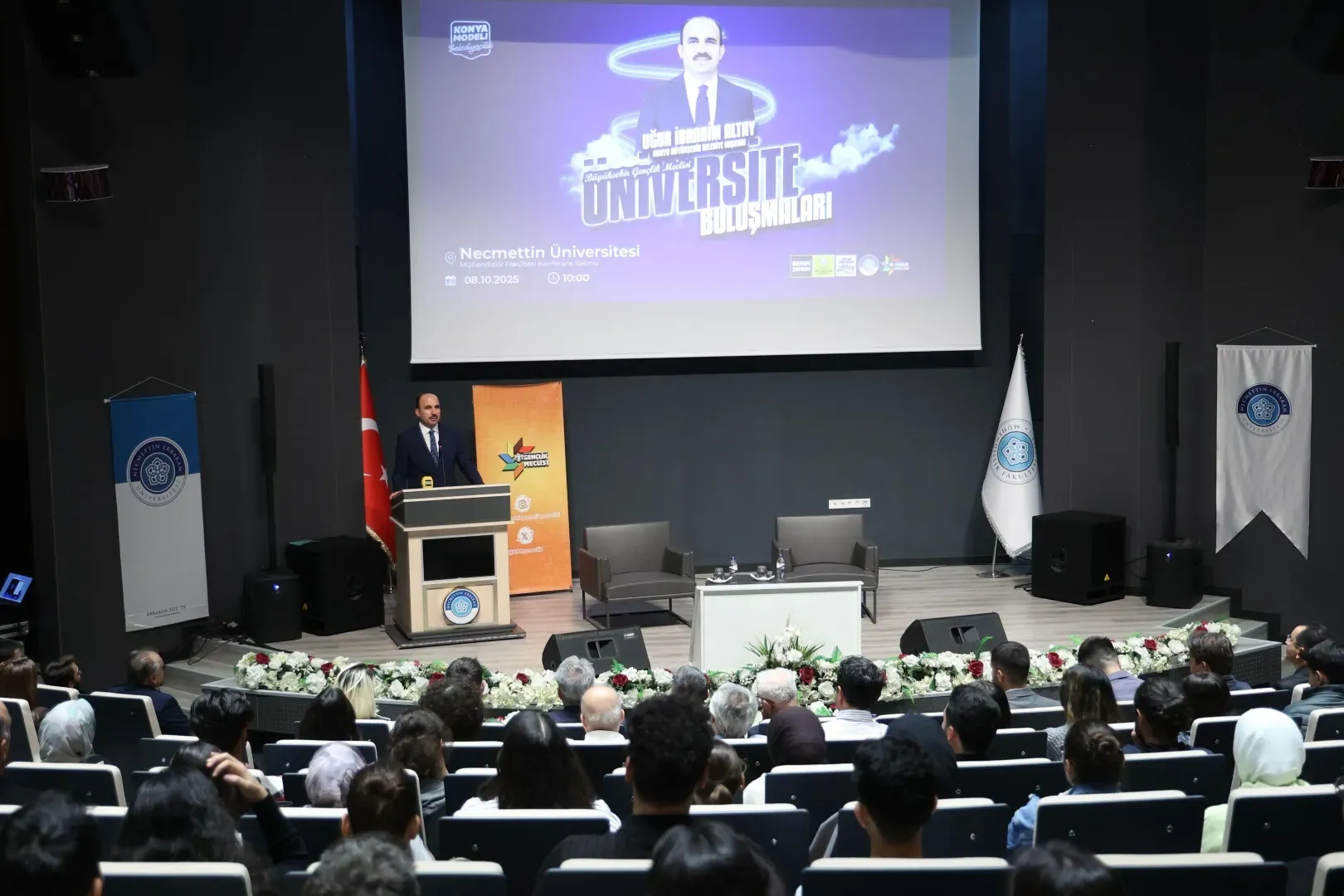 Başkan Altay NEÜ Mühendislik Fakültesi’nde gençlerle buluştu