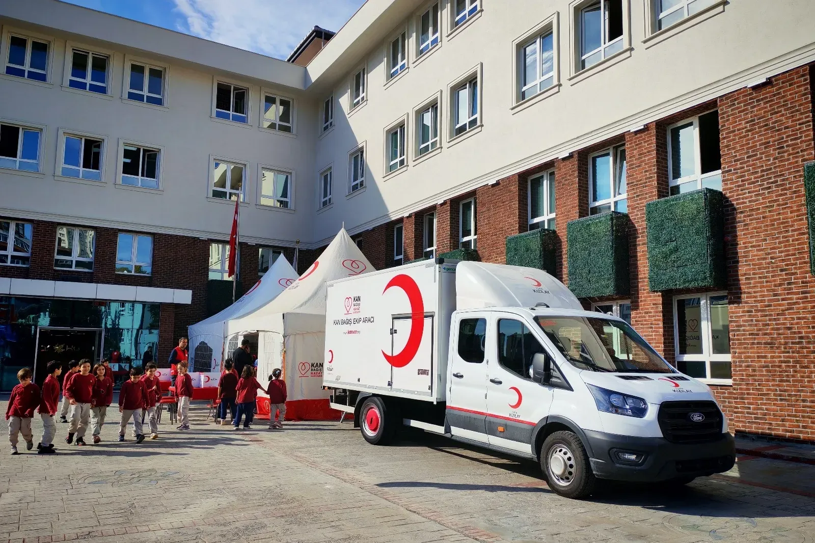 Çınar Koleji’nden Kızılay Haftası’na anlamlı destek