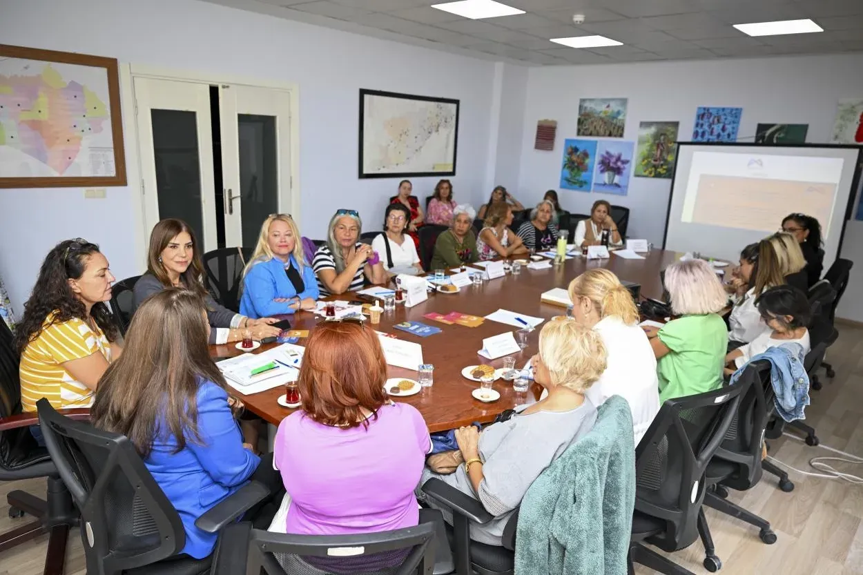 Mersin’de Pazartesi Buluşmalarıyla kadın dayanışması güçleniyor