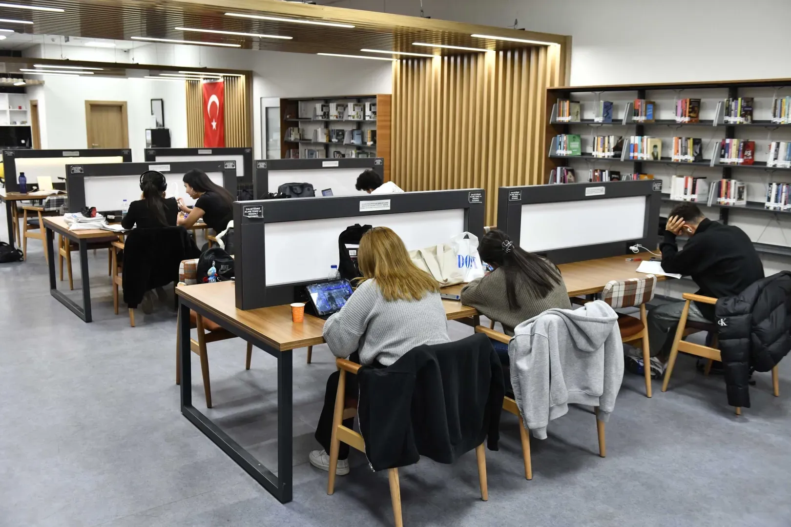 Ankara’da çalışma istasyonları 80 bin öğrenciyi ağırladı