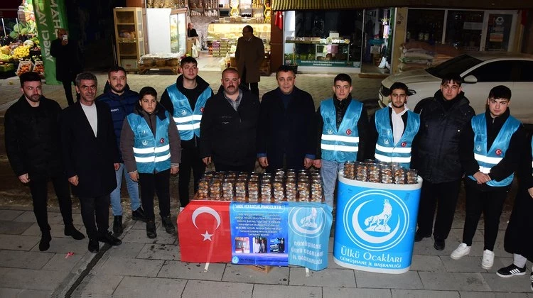 BAŞKANIMIZ, MERHUM ÜLKÜDAŞLARIMIZ BİLAL ATEŞ VE TURGUT SAĞIR İÇİN LOKMA İKRAMINDA BULUNDU.