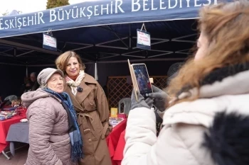 BAŞKAN ÜNLÜCE, 14 ŞUBAT HEDİYELİK EŞYA PAZARINDA