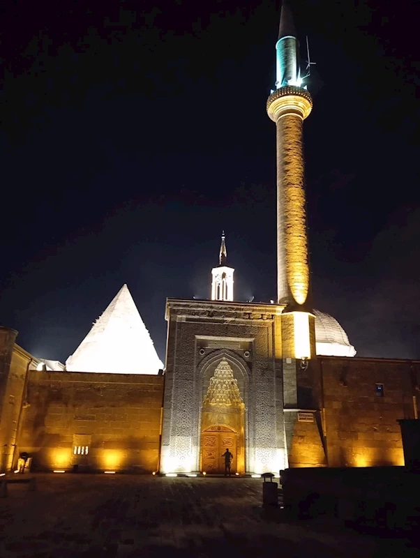 Kayseri Büyükşehir’den, Hunat Camii