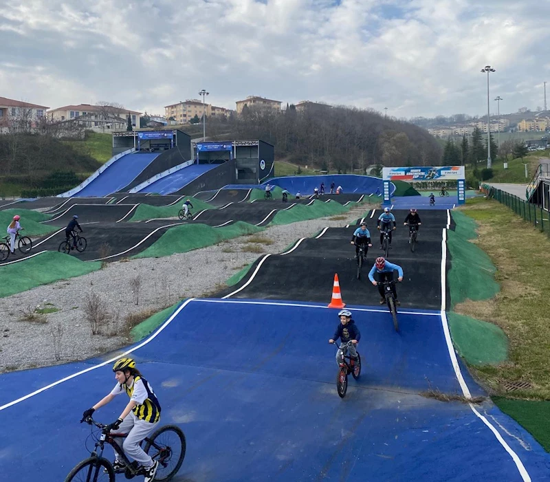 Vadinin zorlu yamaçlarında geleceğin şampiyon pedalları yetişiyor