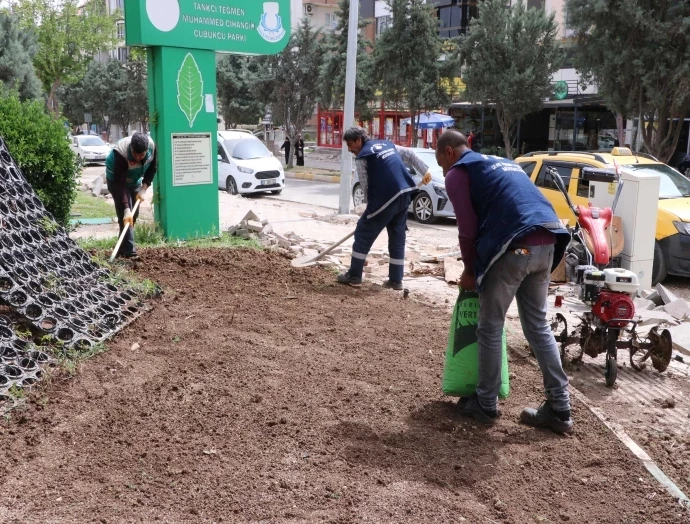 HALİLİYE BELEDİYESİ’NDEN PARKLARDA BAHAR SEFERBERLİĞİ