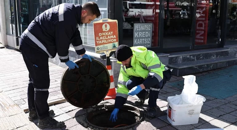 SAĞLIKLI BİR KÜTAHYA İÇİN BELEDİYE EKİPLERİMİZ SAHADA