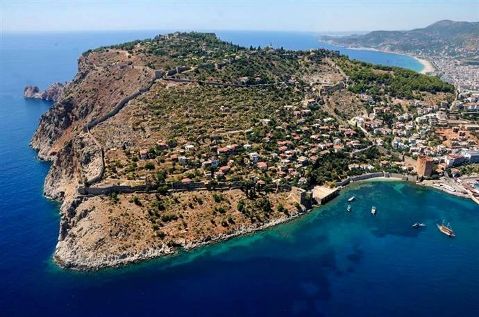 ALANYA KALESİ’NDE ARAÇ TRAFİĞİ KONTROL ALTINA ALINIYOR