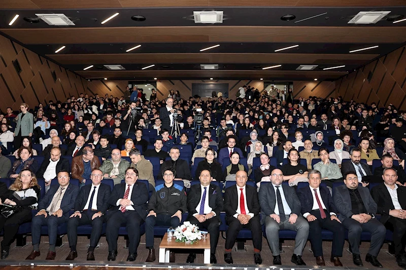 “Uzaydan dünyayı görmek tarifsizdi”