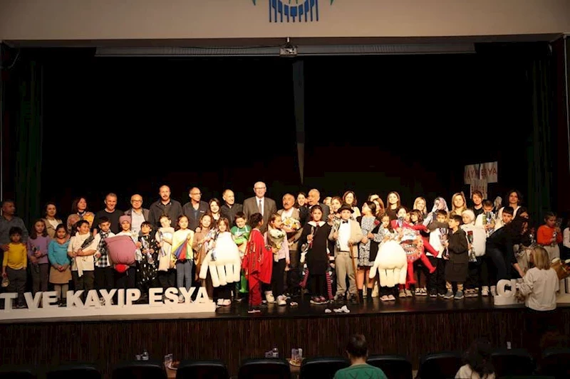 BAŞKAN KAZIM KURT, MİNİK TİYATROCULARIN HEYECANINA ORTAK OLDU