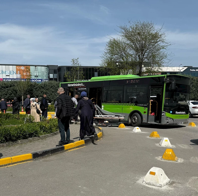 Otobüste hastalanan yolcuyu hattından çıkıp hastaneye yetiştirdi