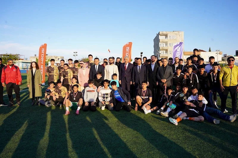Kahta Belediyesi Gençlik Meclisi Voleybol ve Futbol Turnuvaları Final Maçları Oynandı