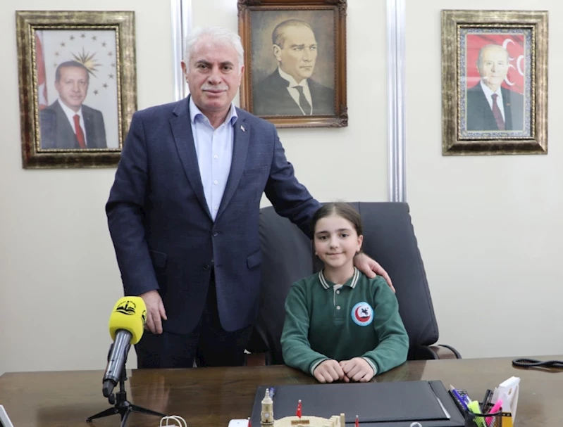 23 NİSANDA GÜNÜN BAŞKANI BAŞARIR OLDU