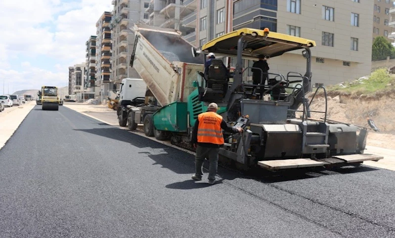 FEVZİ ÇAKMAK BULVARI, YENİ ASFALTIYLA MODERN BİR GÖRÜNÜME KAVUŞTU