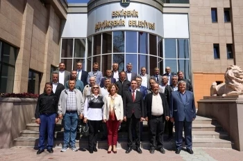 BEYLİKOVALI MUHTARLAR BAŞKAN ÜNLÜCE İLE BİR ARAYA GELDİ