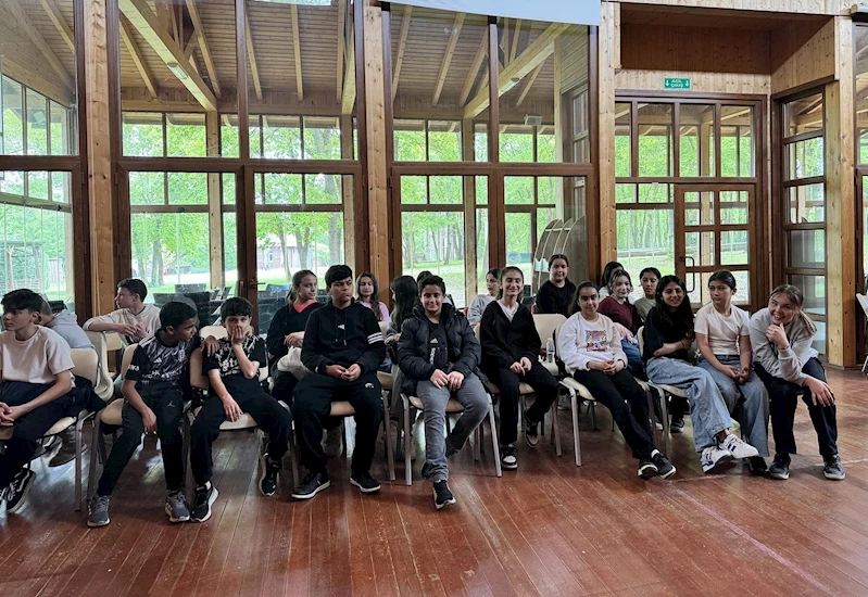 Büyükşehir gençlere ‘çevre’ bilincini aşılıyor: Hem temizlediler hem de eğlendiler