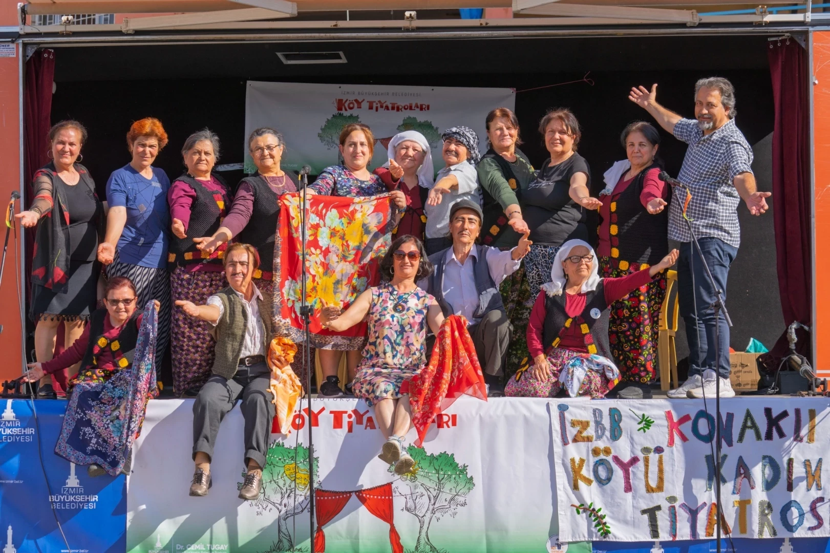 İzmir’in Köy Tiyatroları hayatları değiştirdi... Kırsalda sanatla yeniden doğuş