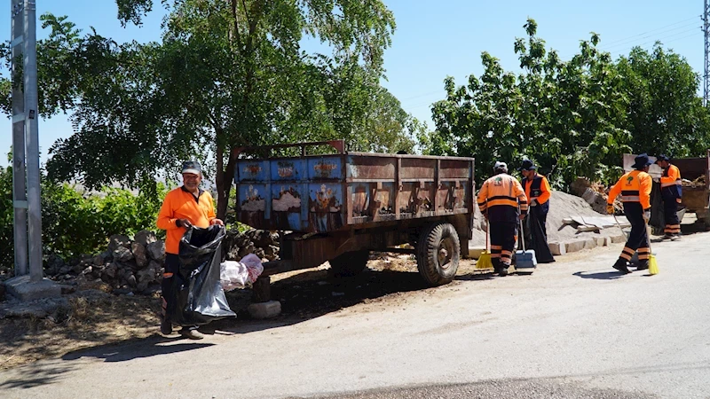 ŞEHİTKAMİL’İN DÖRT BİR YANINDA TEMİZLİK SEFERBERLİĞİ