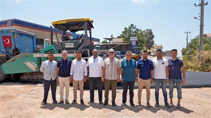 ALANYA BELEDİYESİ’NDEN SICAK ASFALT SEFERBERLİĞİ BAŞKAN ÖZÇELİK: BU KONFORU BÜTÜN ALANYA’YA ULAŞTIRACAĞIZ