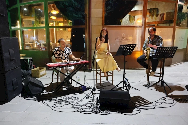 NevMekan Cafe’de Caz Rüzgarı Esti