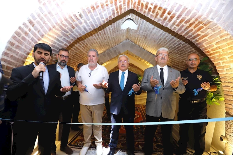 II. KILIÇARSLAN HAMAMI’NDA KUTSAL EMANETLER SERGİSİ ZİYARETE AÇILDI