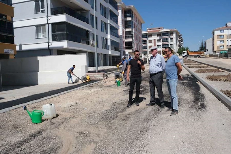 EMEK’TE MAHALLESİ’NDE ASFALT ÇALIŞMASI