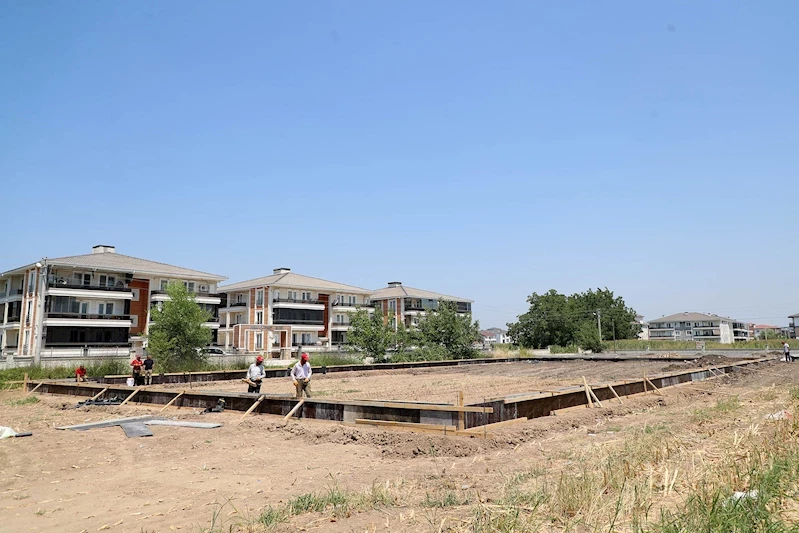 Başkan Yusuf Alemdar gençlere söz vermişti: 4 ilçe ve 4 ayrı mahallede işlem aynı anda başladı