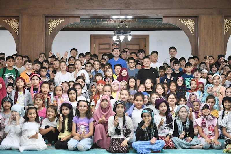 BAŞKAN TEPE’DEN KUR’AN KURSU ÖĞRENCİLERİNE TATLI SÜRPRİZ