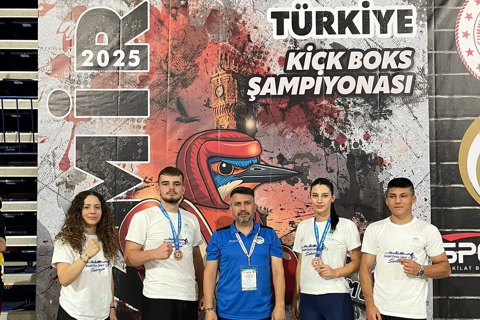 Sakarya Büyükşehir’in yumruğu Türkiye üçüncülüğünü getirdi