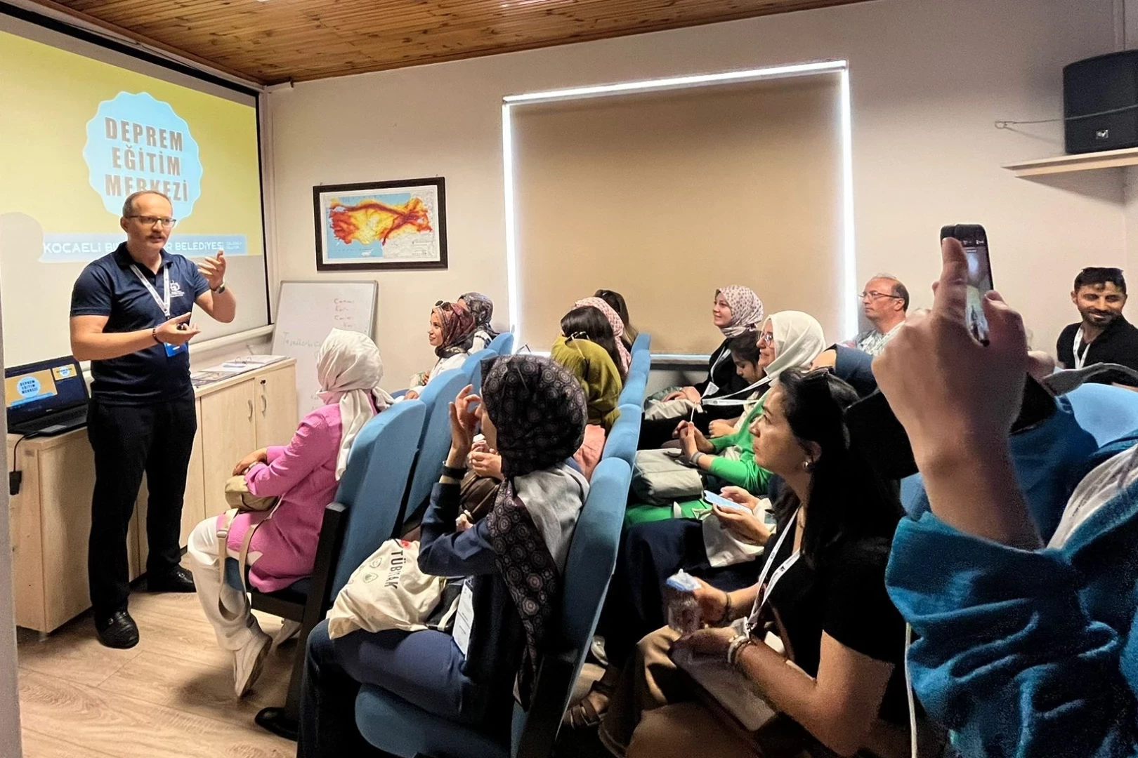 Deprem bölgesi öğretmenlerine Kocaeli