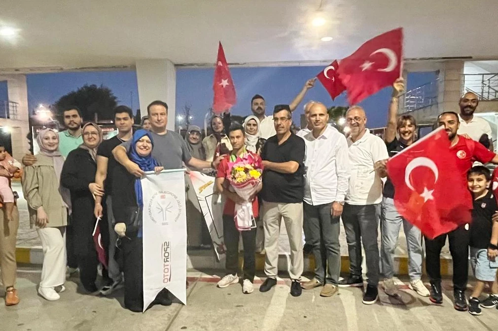 Muhammed Eren Uysal’dan Dünya ve Avrupa rekoru!