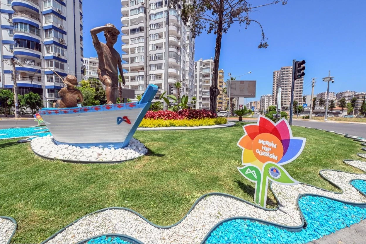 Mersin’de kent estetiğine yaz dokunuşu