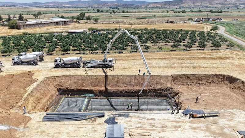 Batı Mahallelerinin Yeni Altyapısı Hızla Yükseliyor