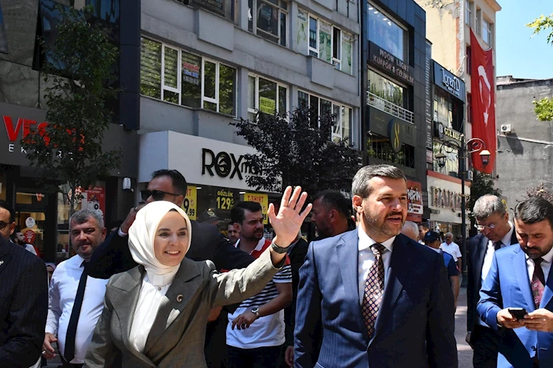 Başkan Çetinkaya, Aile ve Sosyal Hizmetler Bakanımız Sayın Mahinur Özdemir Göktaş Hanımefendi ile Kemal Güneş Caddesi Esnafımızı Ziyaret Etti