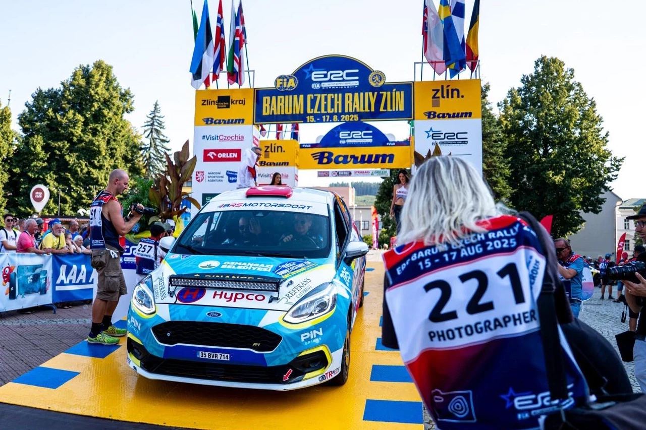 Bursa Osmangazi’nin gururu engelli kadın ralliciden Avrupa’da tarihi başarı