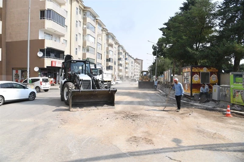 KALDIRIM YENİLEME ÇALIŞMALARIMIZ SÜRÜYOR