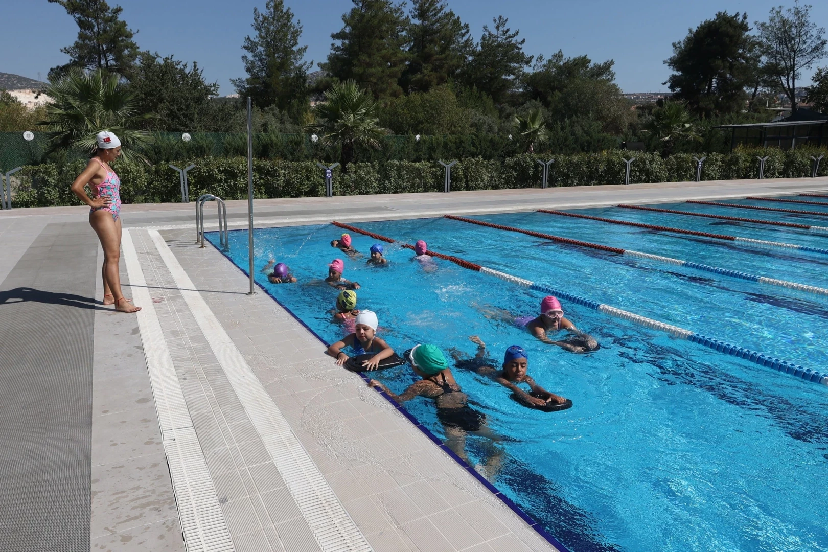 Muğla Büyükşehir’den çocuklara ücretsiz yüzme kursu başladı