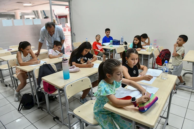 BAŞKENTLİ MİNİKLER ABB YAZ OKULU İLE EĞLENİRKEN ÖĞRENDİ: 14 FARKLI MERKEZDE DÜZENLENEN YAZ OKULLARINDAN 1800 ÇOCUK FAYDALANDI