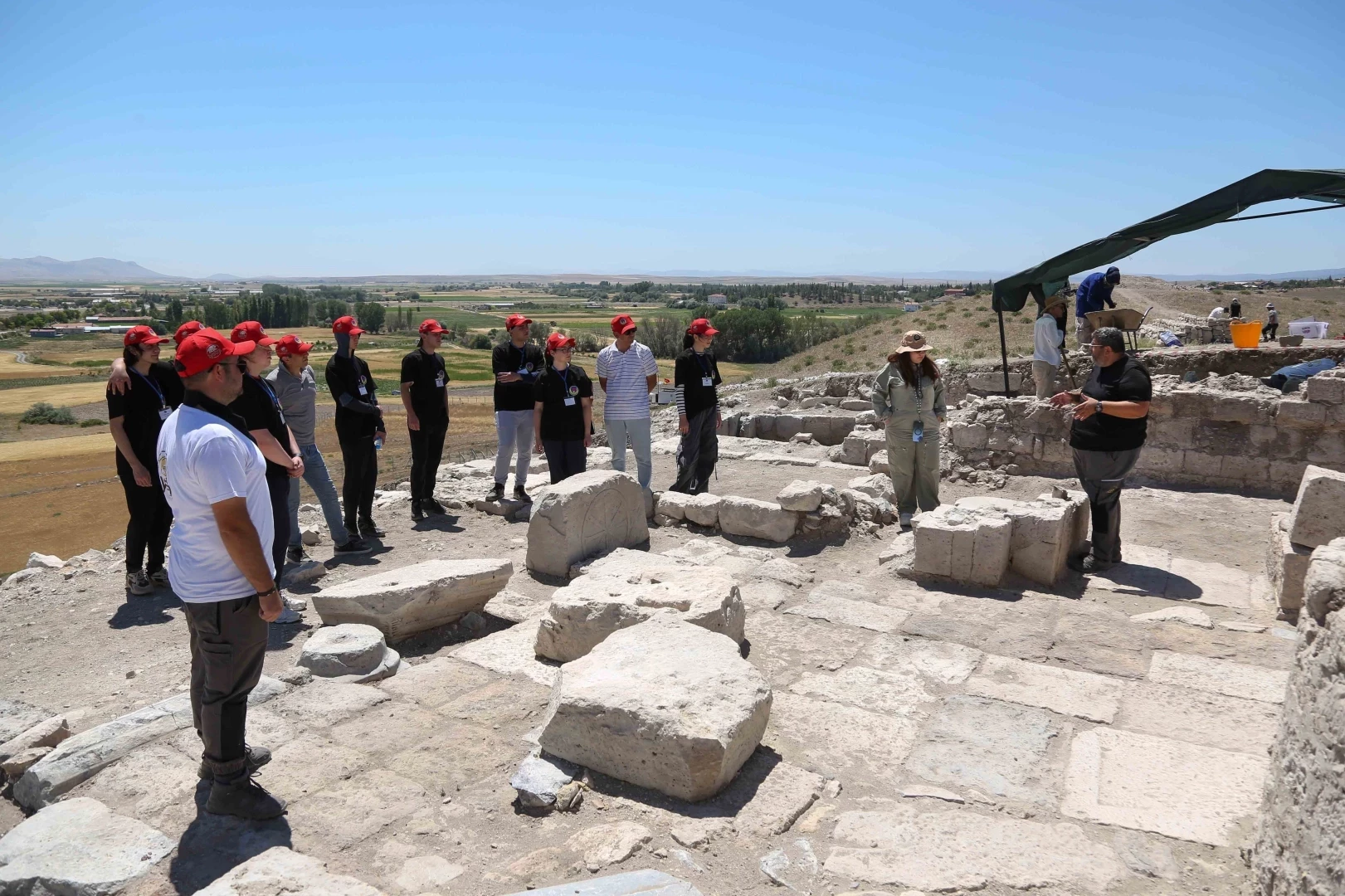 Lystra Antik Kenti’nde arkeoloji yaz kampı... Konyalı öğrenciler tarihe dokundu!