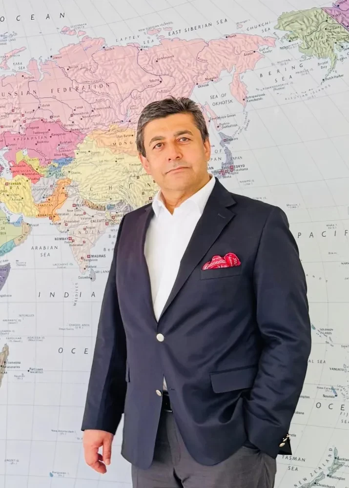 İNSANIN EN BÜYÜK YANILGISI...!  YALNIZLIK.