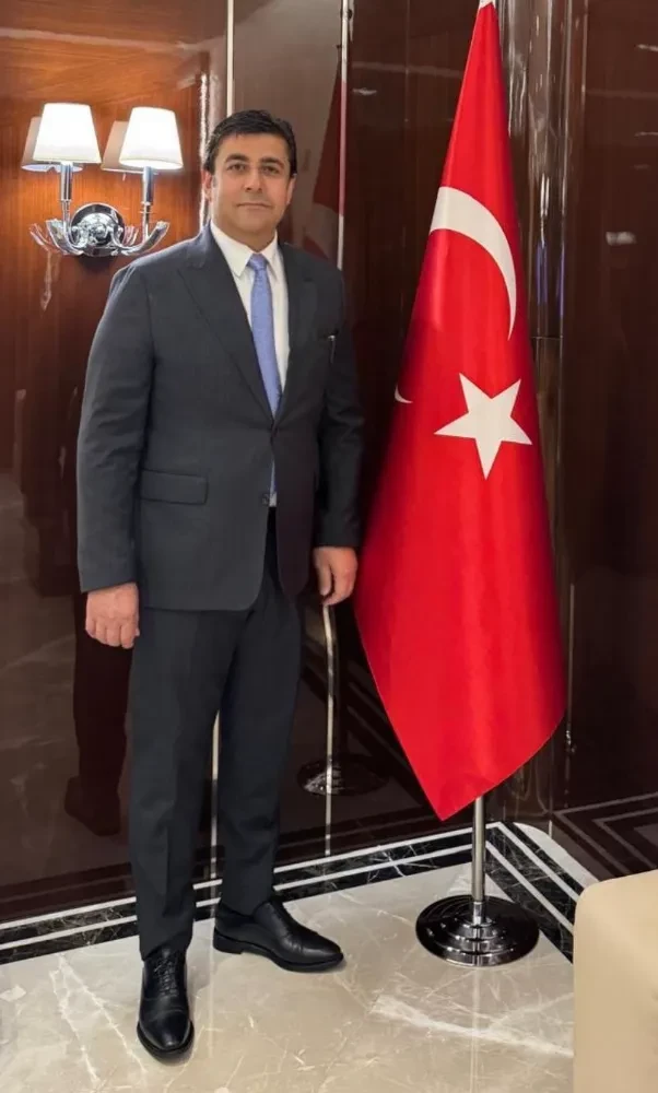 ÇETİN AY KENDİ KİMLİĞİNİ KORUYAN, TÜRK MİLLETİNİN ONURUNU YAŞATAN ADAM..!