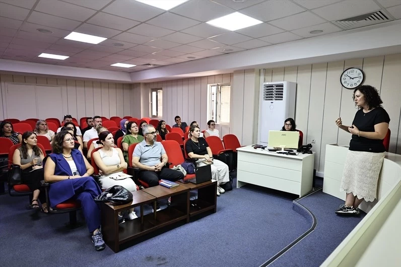 Denizli’de sosyal hizmet personeline hizmet içi eğitim